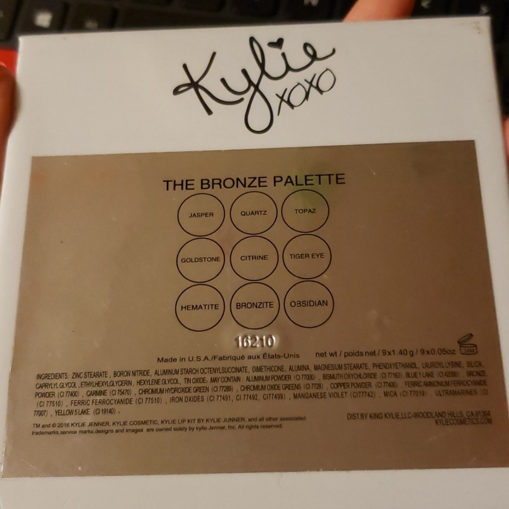 KYLIE COSMETICS Bronze Palette - Picture 4 of 4